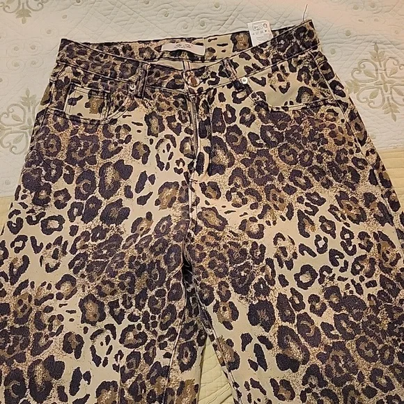 High Rise Jean - Picture 5 of 7